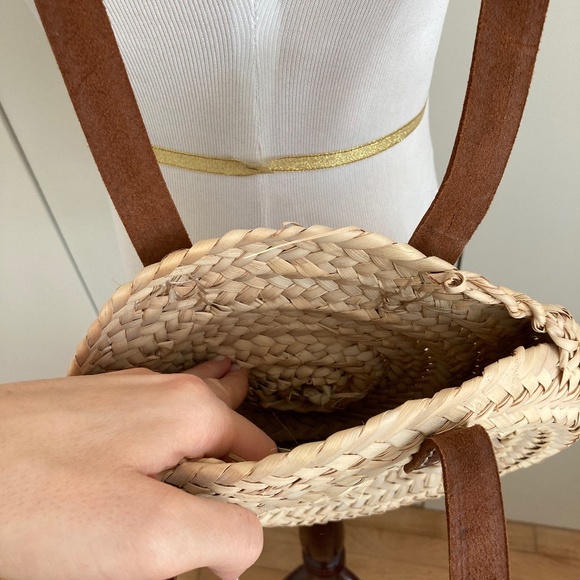 French Round Wicker Bag Long Leather Handle - Picture 3 of 3